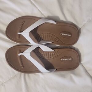 Sandals white size ML like 8 comfy